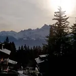 アパート Route De La *